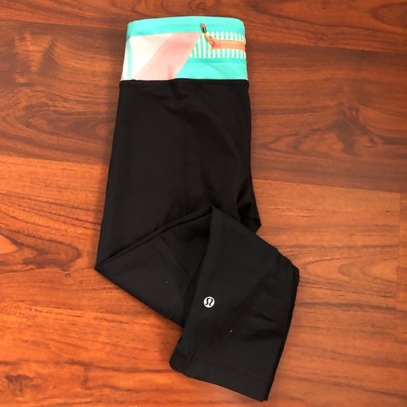 Lululemon Run: Inspire Crop II
Black / Quilt Spring 14-26 - Picture 4 of 10